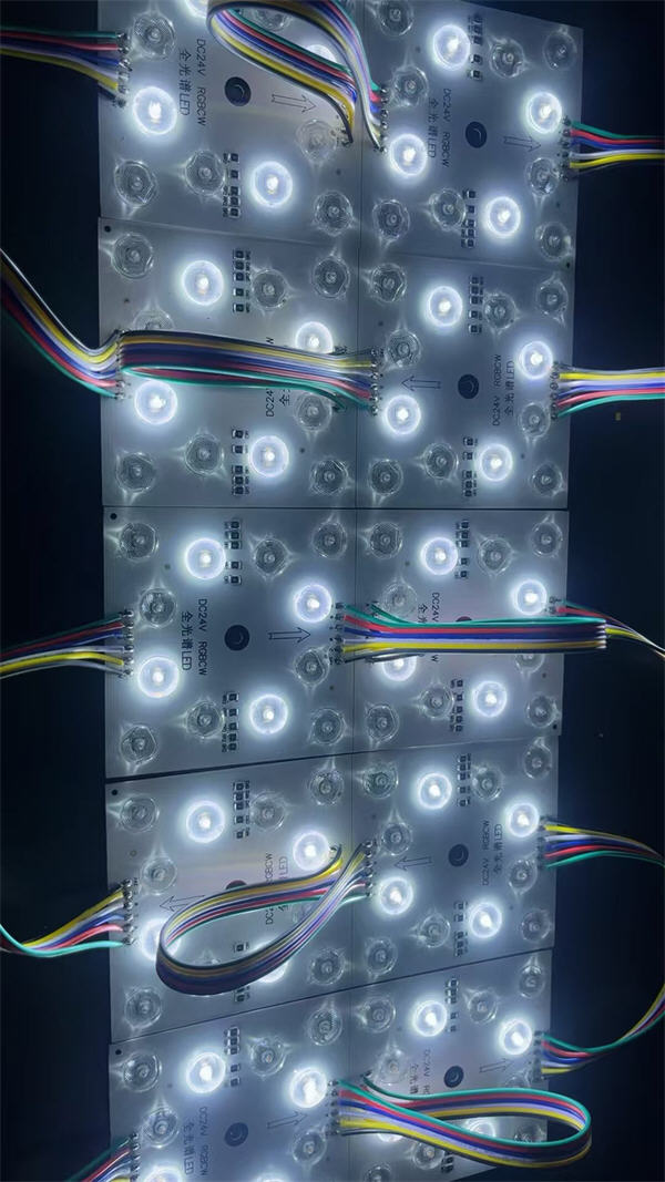  Indirekte Beleuchtung Decke. RGB WW CW LED Module 